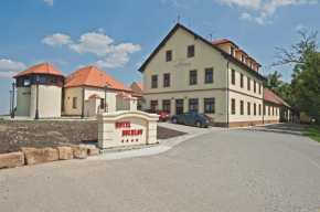 Отель Hotel Buchlov  Бухловице